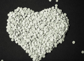 怎樣解決注塑產品凹痕和氣孔的問題?